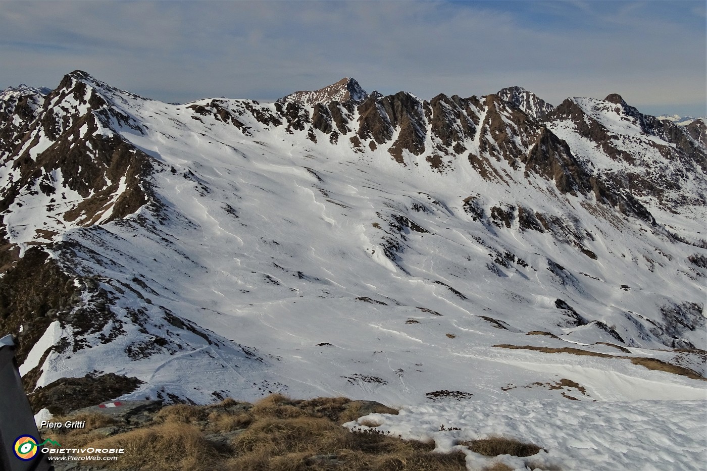 46 Sguardo indietro al Passo e Cima di Lemma occ.  e Pizzo Vallone.JPG